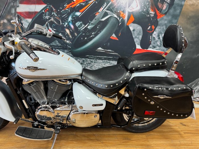 2013 Suzuki VL800T (BOULEVARD C50T) WHITE