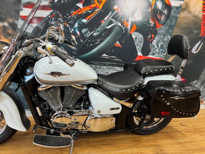 2013 Suzuki VL800T (BOULEVARD C50T) WHITE