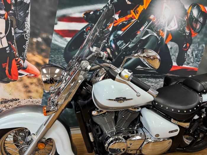 2013 Suzuki VL800T (BOULEVARD C50T) WHITE