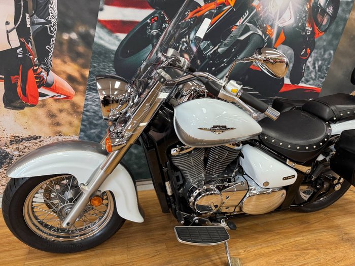 2013 Suzuki VL800T (BOULEVARD C50T) WHITE