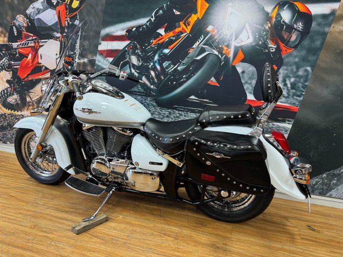 2013 Suzuki VL800T (BOULEVARD C50T) WHITE