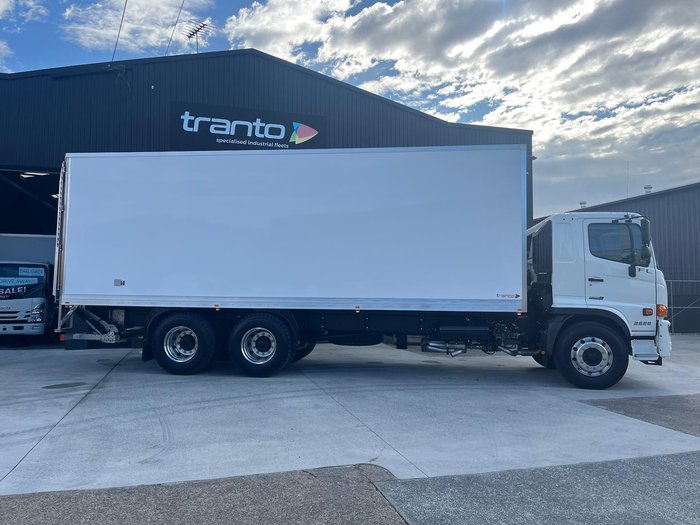 2025 Hino 500 Series FL2628 Auto White