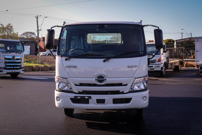 2025 Hino 300 Series 617 Manual Tipper White