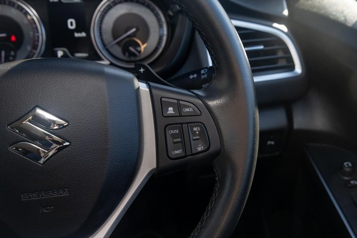 2023 Suzuki S-Cross GLX