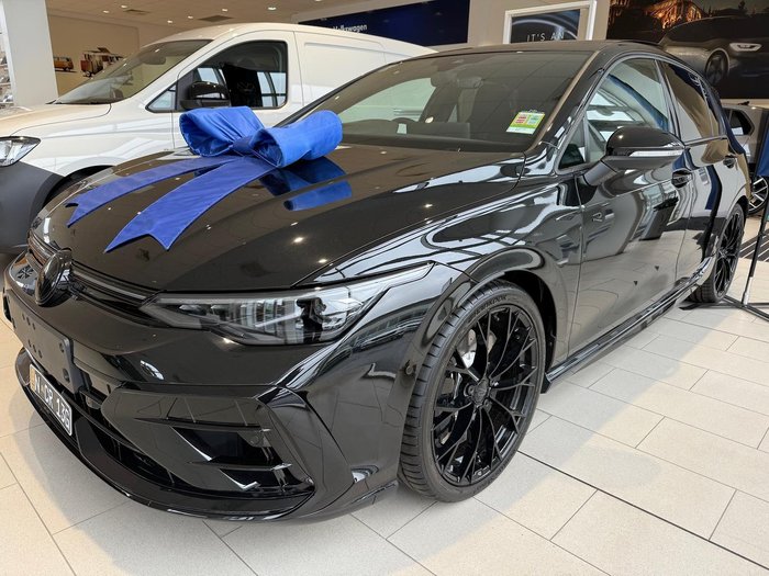 2025 Volkswagen Golf R Black Edition