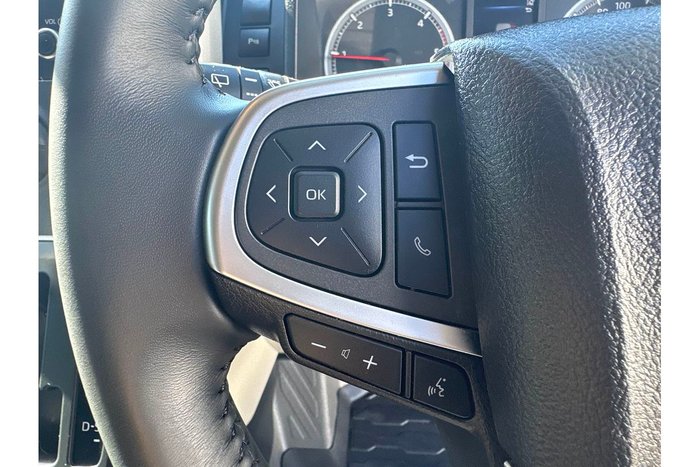 2023 Toyota Hiace Commuter