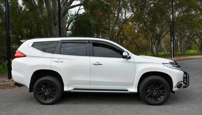 2019 Mitsubishi Pajero Sport Black Edition