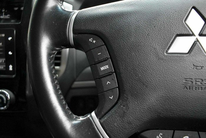 2019 Mitsubishi Pajero GLS