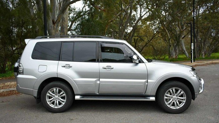 2019 Mitsubishi Pajero GLS