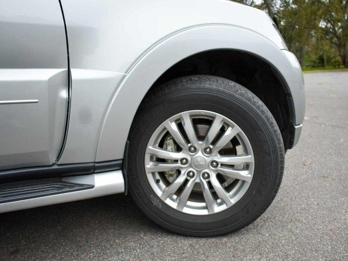 2019 Mitsubishi Pajero GLS