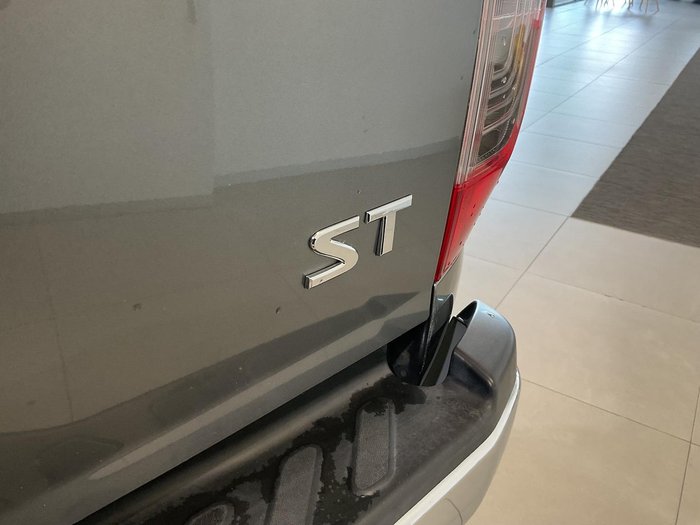 2018 Nissan Navara ST