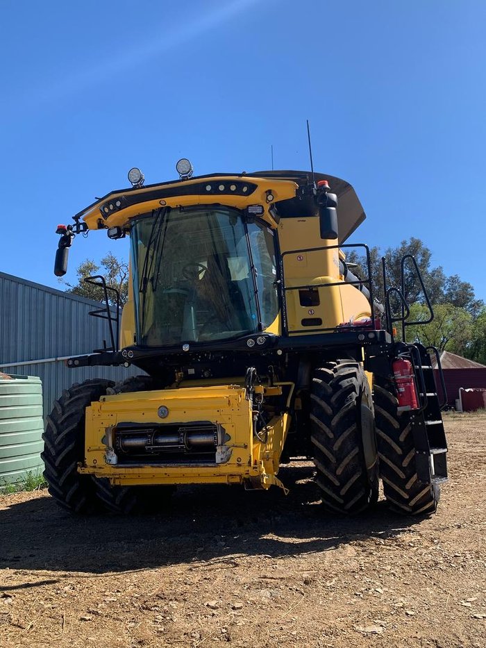 2018 New Holland Cr8.90