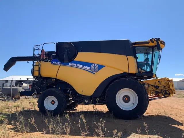 2016 New Holland Cr8.90