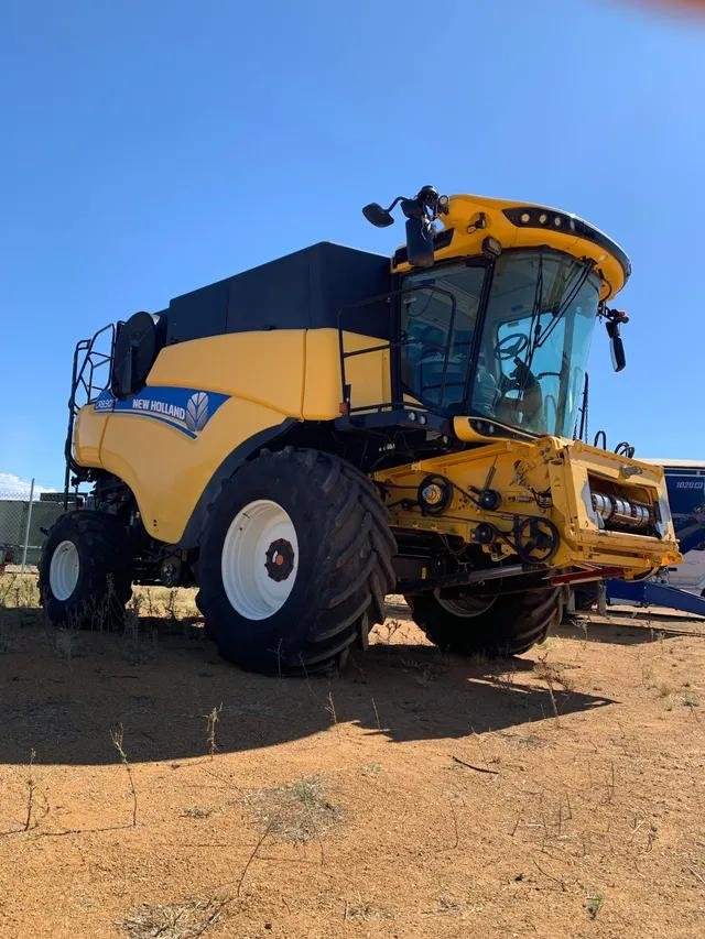 2016 New Holland Cr8.90