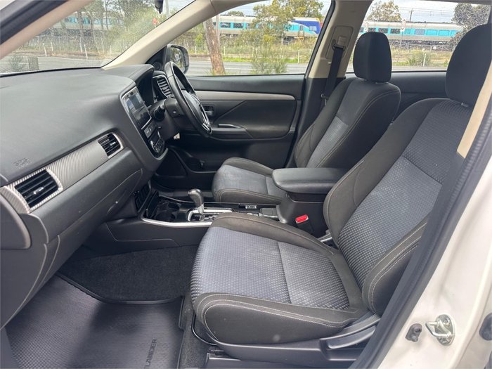 2018 MITSUBISHI OUTLANDER ES 5 SEAT (AWD)