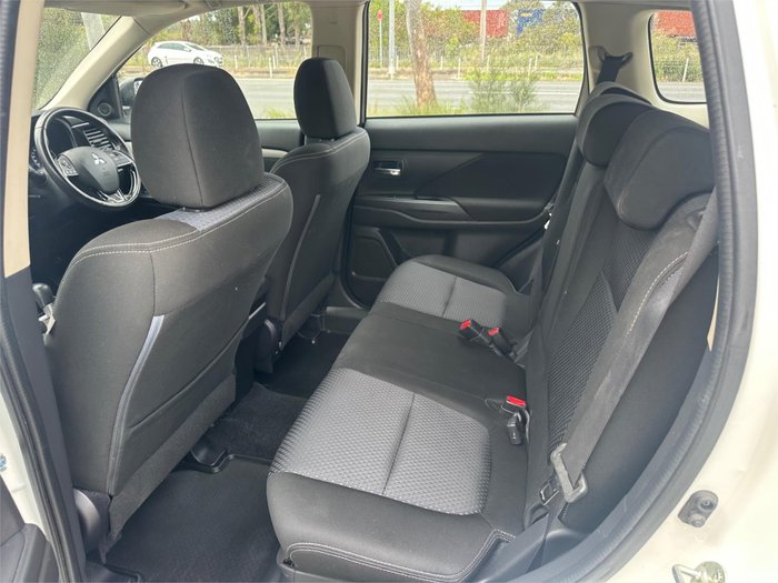 2018 MITSUBISHI OUTLANDER ES 5 SEAT (AWD)