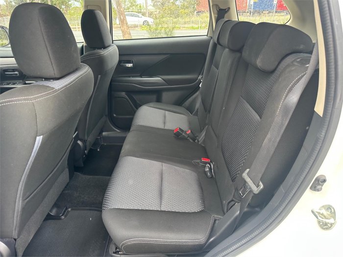 2018 MITSUBISHI OUTLANDER ES 5 SEAT (AWD)