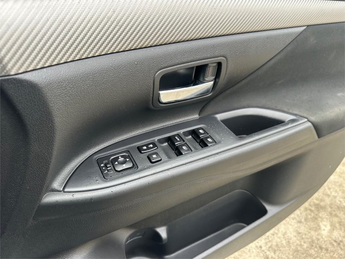 2018 MITSUBISHI OUTLANDER ES 5 SEAT (AWD)