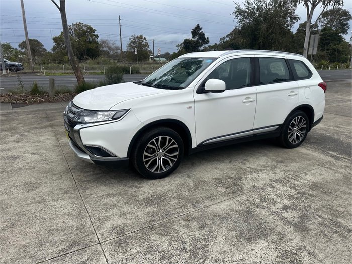 2018 MITSUBISHI OUTLANDER ES 5 SEAT (AWD)