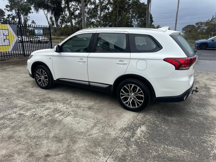 2018 MITSUBISHI OUTLANDER ES 5 SEAT (AWD)