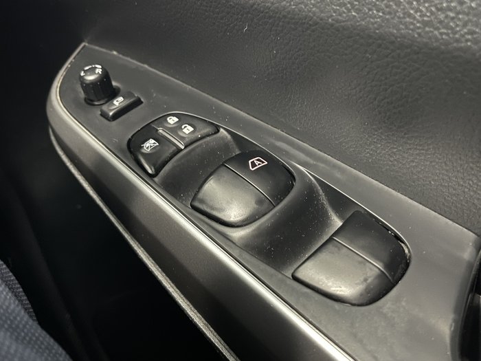 2021 Nissan Navara ST-X