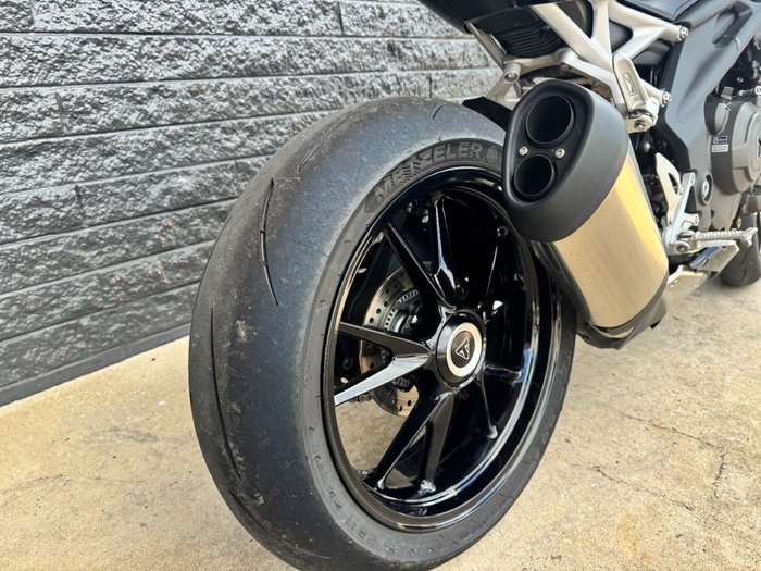 2021 Triumph SPEED TRIPLE 1200 RS Black