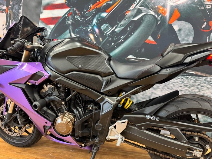 2020 Honda CBR650R PURPLE/BLACK