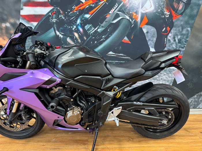 2020 Honda CBR650R PURPLE/BLACK