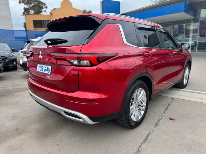 2022 Mitsubishi Outlander LS