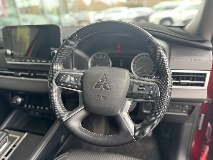 2022 Mitsubishi Outlander LS