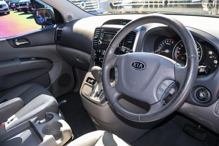 2011 Kia Grand Carnival Platinum