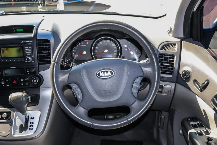 2011 Kia Grand Carnival Platinum
