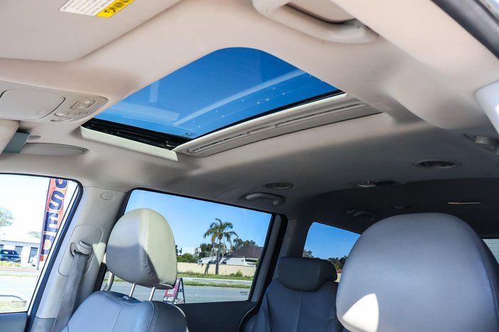 2011 Kia Grand Carnival Platinum