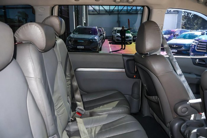 2011 Kia Grand Carnival Platinum