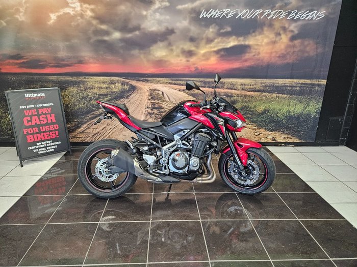 2018 Kawasaki ZR 900 RED