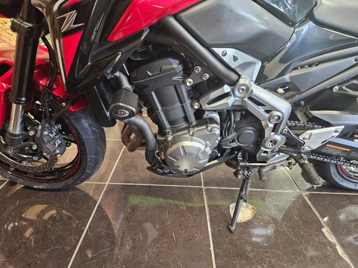 2018 Kawasaki ZR 900 RED