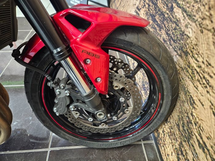2018 Kawasaki ZR 900 RED