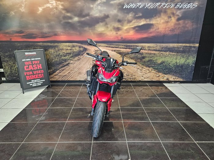 2018 Kawasaki ZR 900 RED