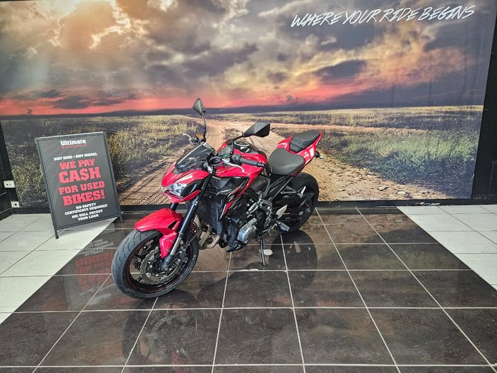 2018 Kawasaki ZR 900 RED
