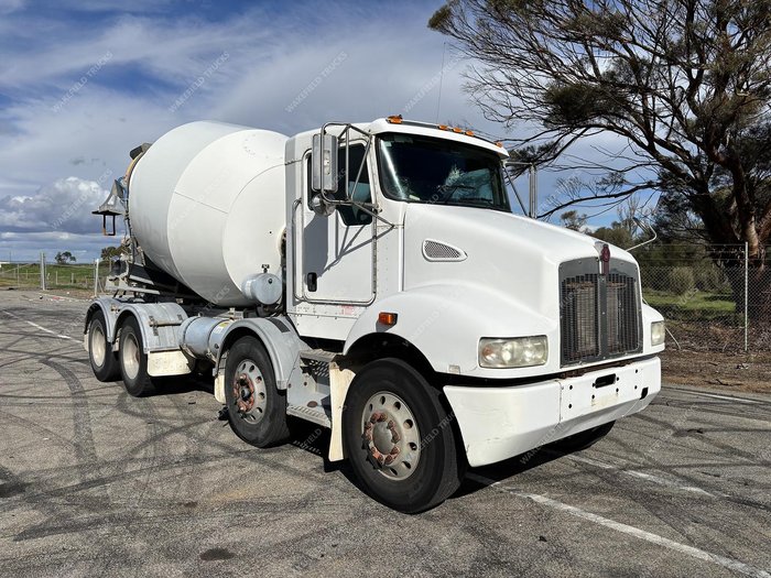 2011 Kenworth T359 T359 8x4 White