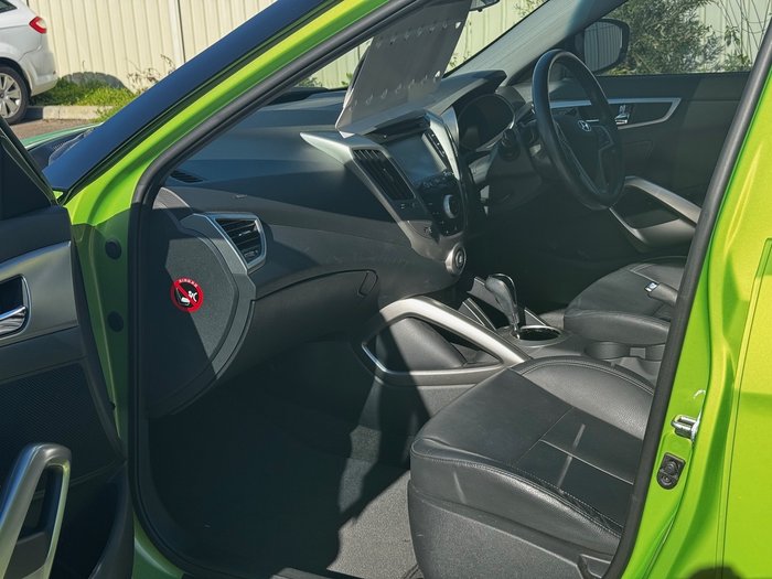 2014 Hyundai Veloster + Coupe D-CT