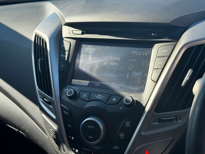 2014 Hyundai Veloster + Coupe D-CT