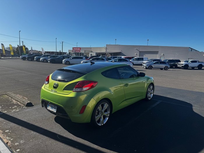 2014 Hyundai Veloster + Coupe D-CT