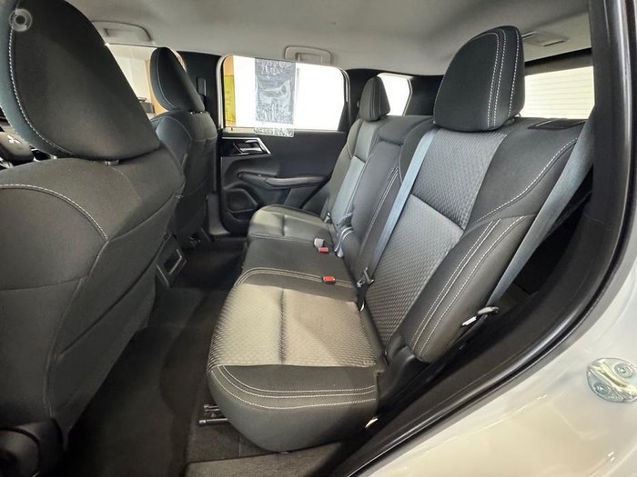 2022 Mitsubishi Outlander ES