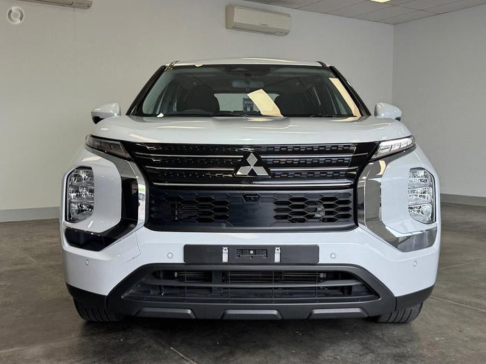 2022 Mitsubishi Outlander ES