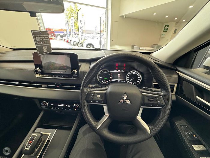 2022 Mitsubishi Outlander ES