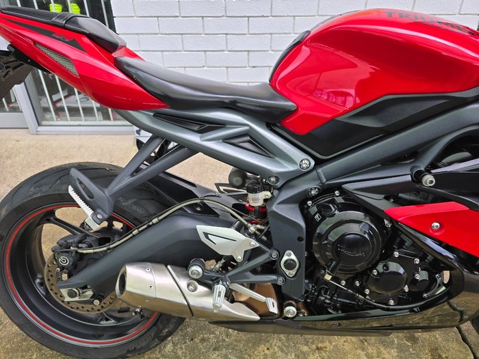 2015 Triumph DAYTONA 675 Red