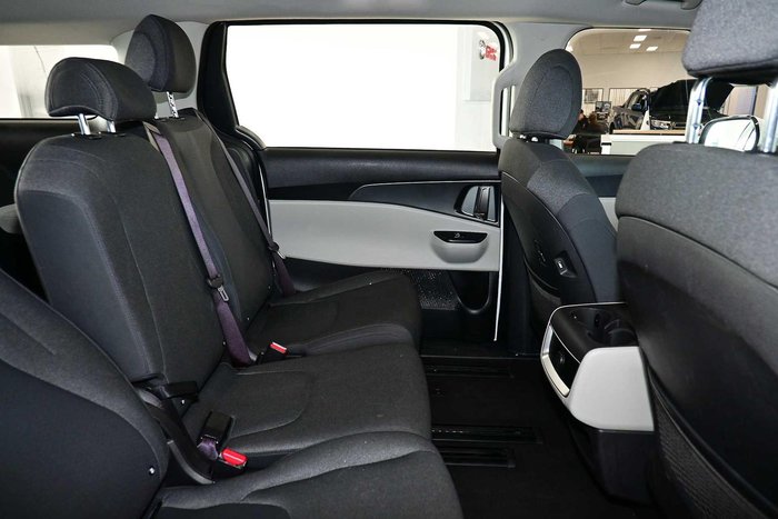 2023 Kia Carnival S