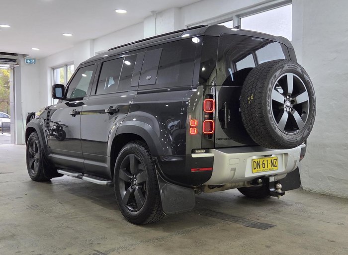 2022 Land Rover Defender 110 D300 SE