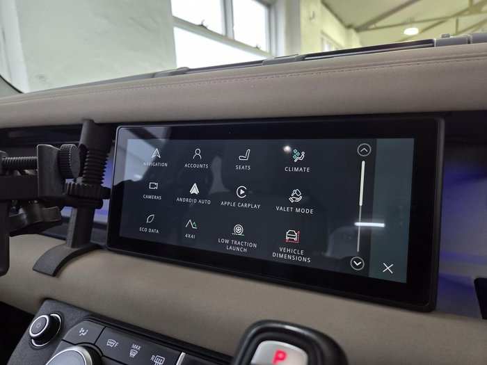 2022 Land Rover Defender 110 D300 SE